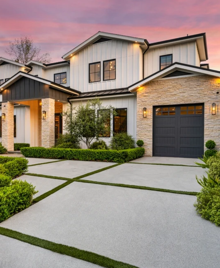 dom piętrowy z&nbsp;garażem